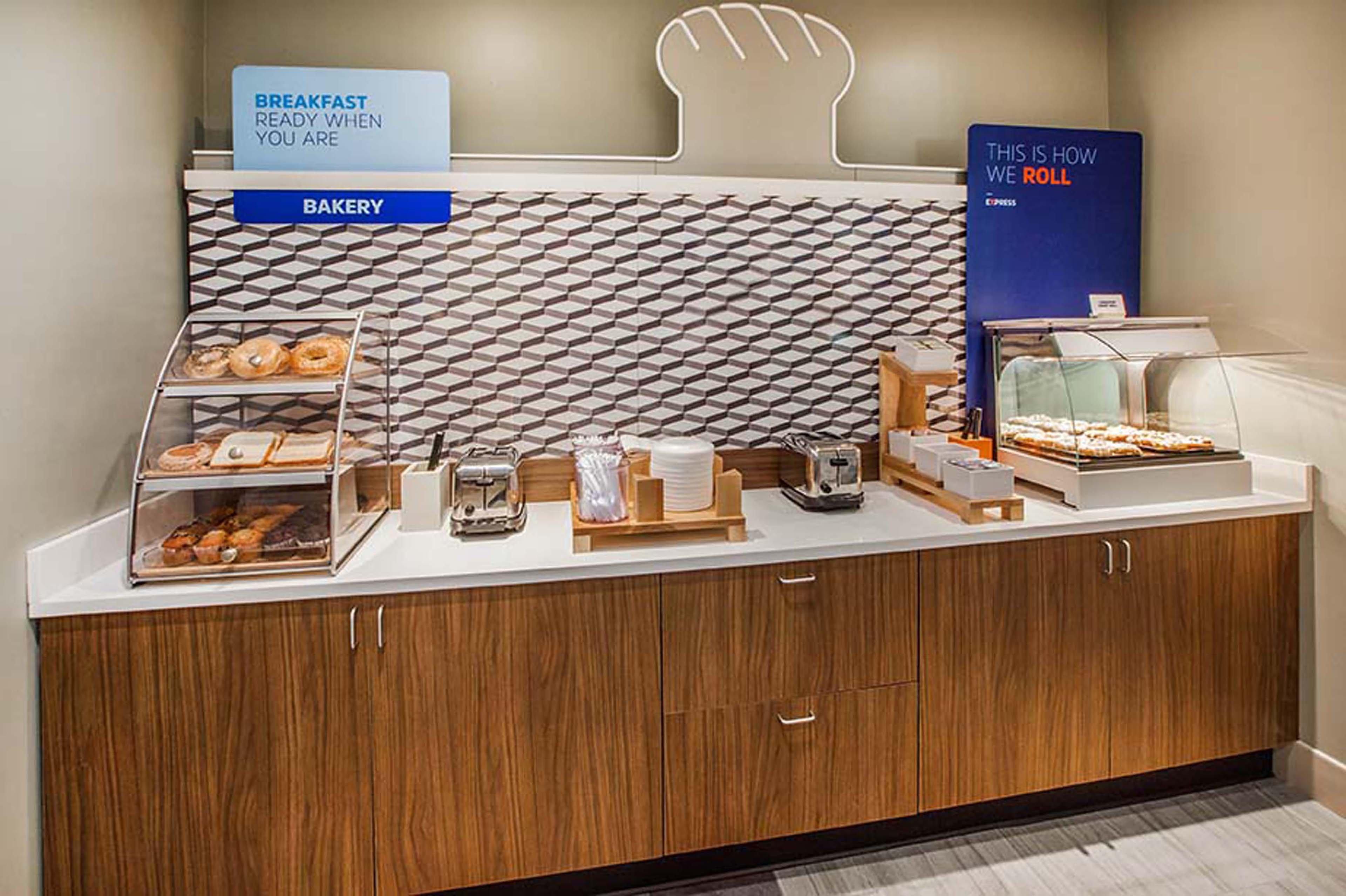 Holiday Inn Express & Suites - Marion By Ihg Luaran gambar