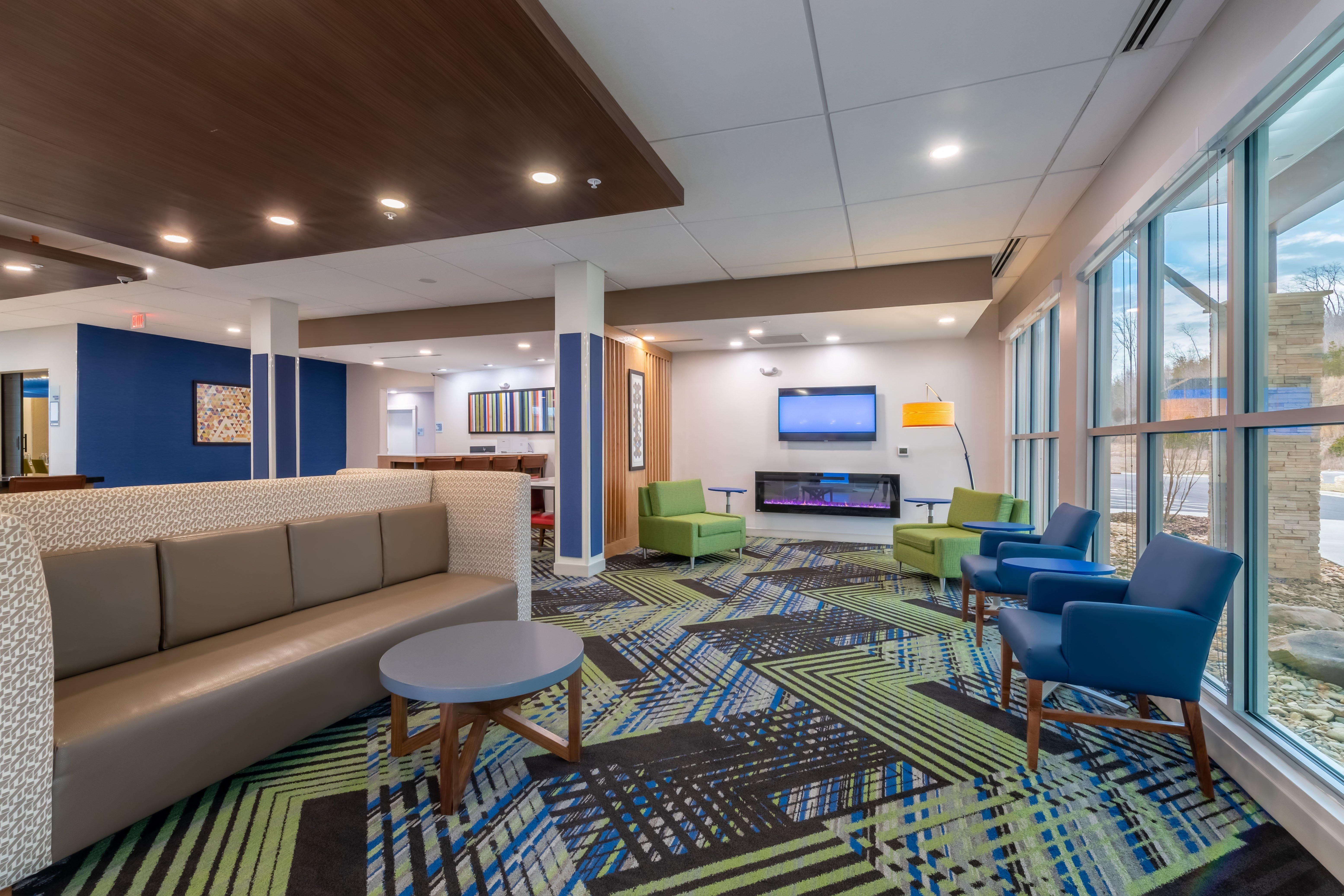 Holiday Inn Express & Suites - Marion By Ihg Luaran gambar