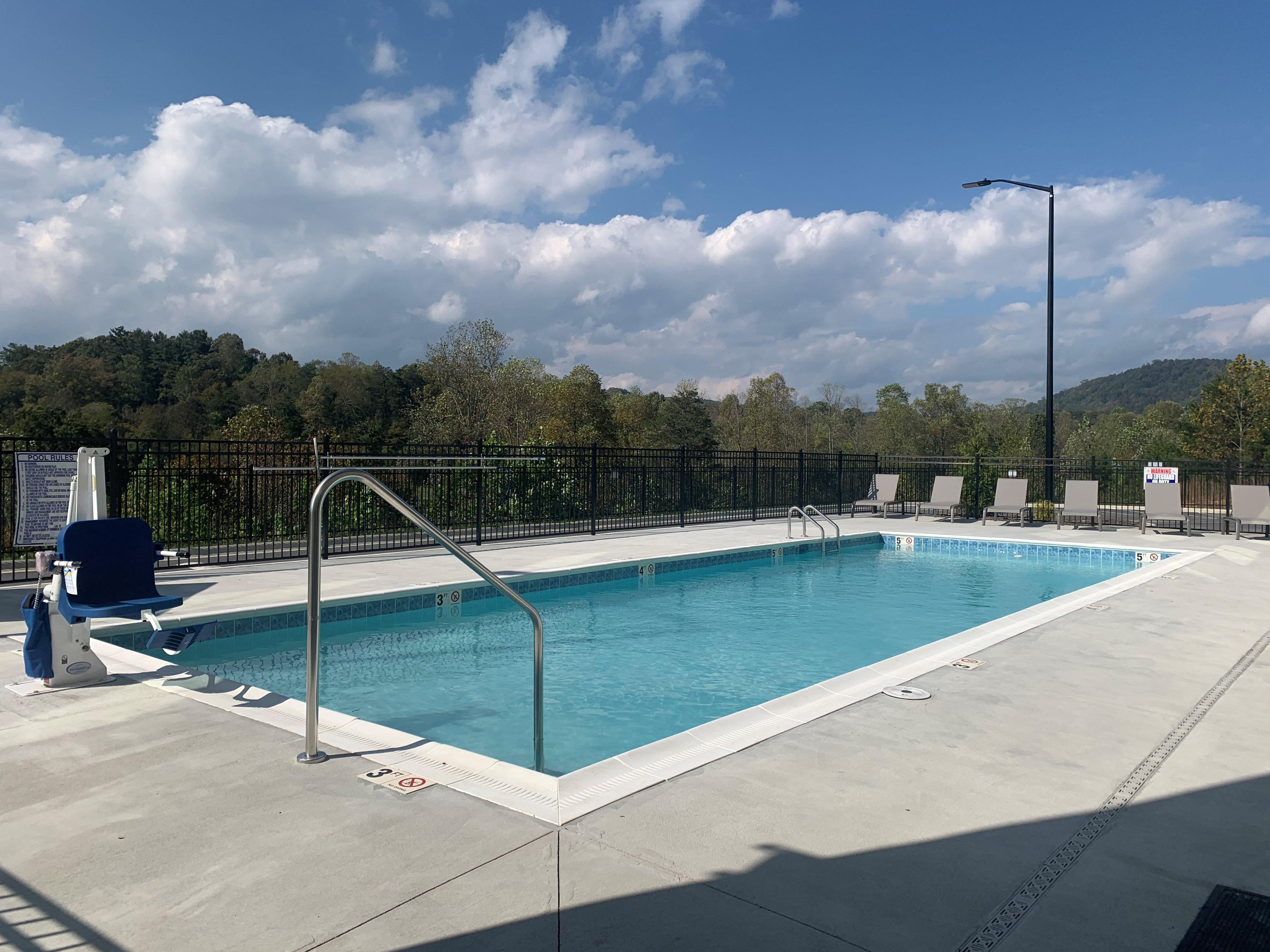 Holiday Inn Express & Suites - Marion By Ihg Luaran gambar
