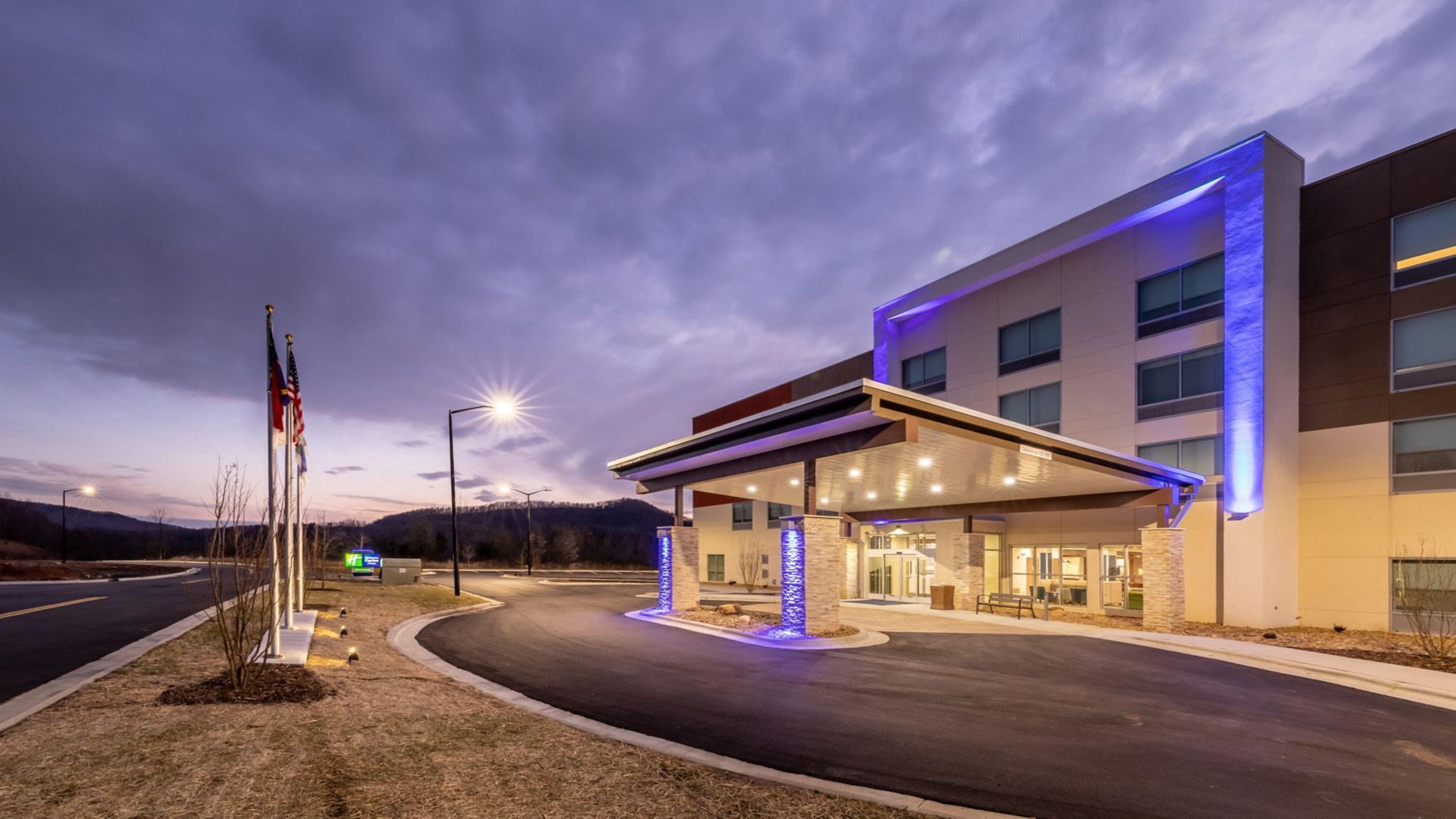 Holiday Inn Express & Suites - Marion By Ihg Luaran gambar