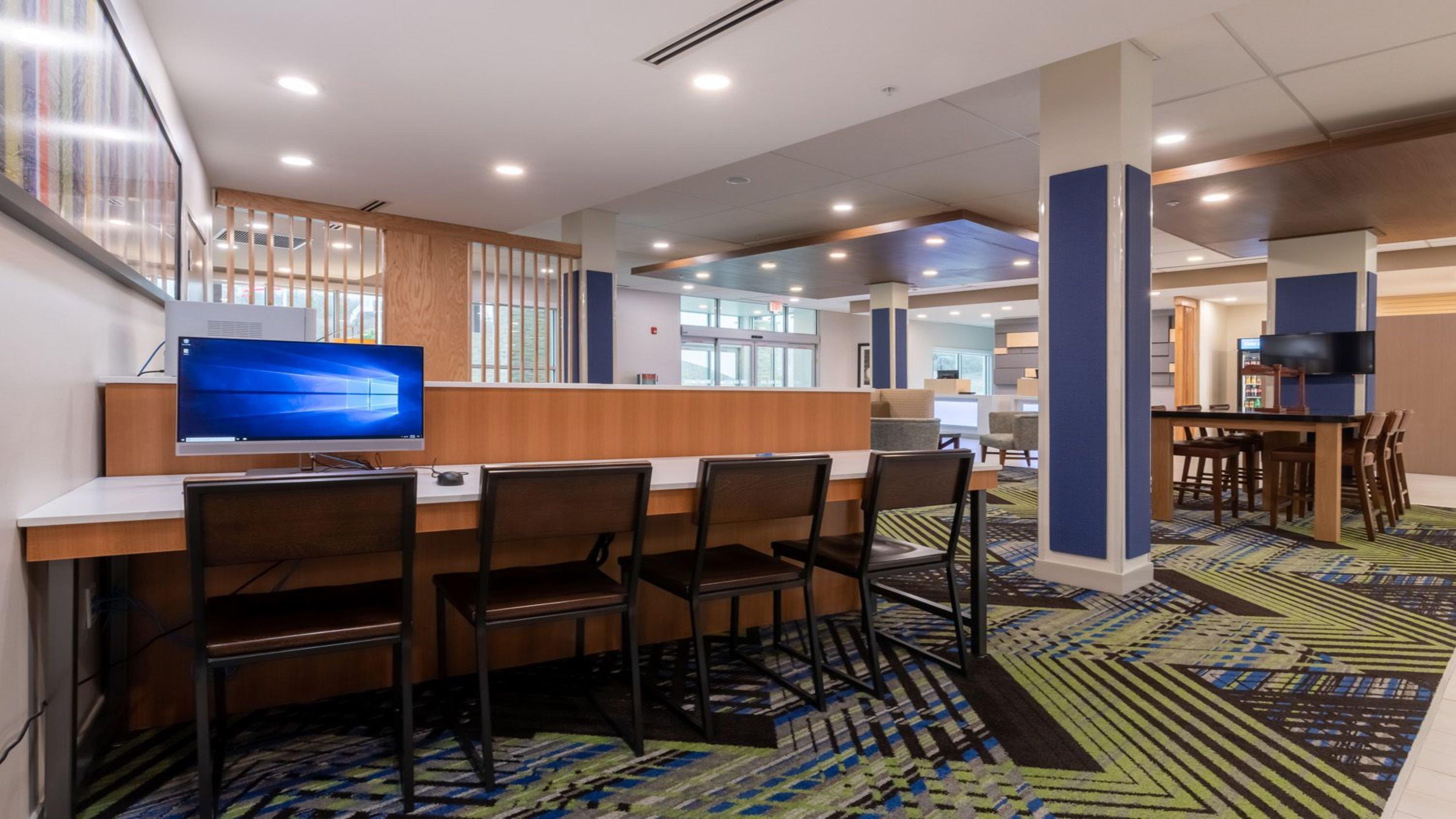 Holiday Inn Express & Suites - Marion By Ihg Luaran gambar