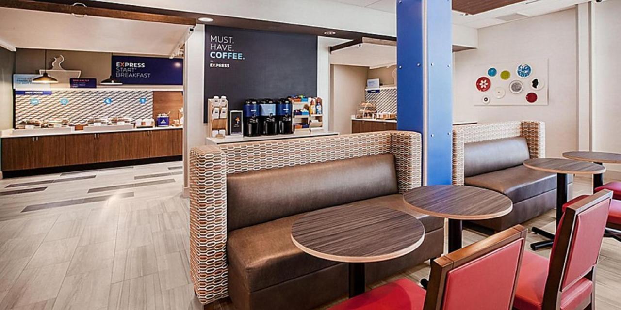 Holiday Inn Express & Suites - Marion By Ihg Luaran gambar